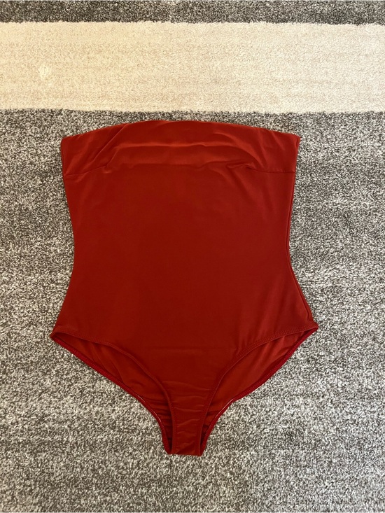 Tops - Red Strapless Bodysuit